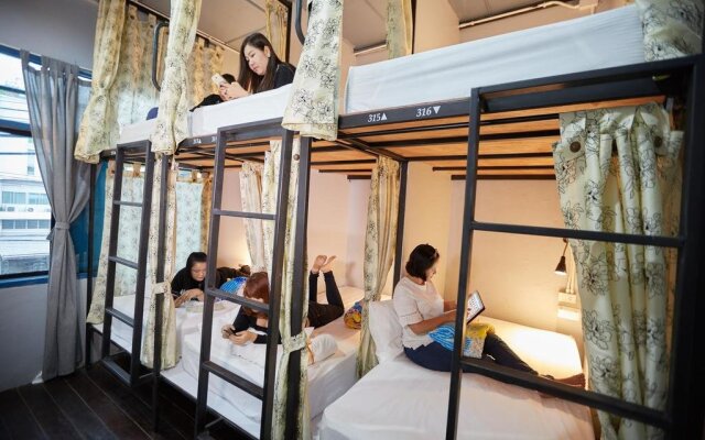 Meet Up Hostel Bangkok