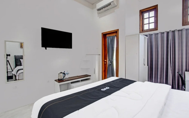 Collection O 91629 Ndalem Abhirama