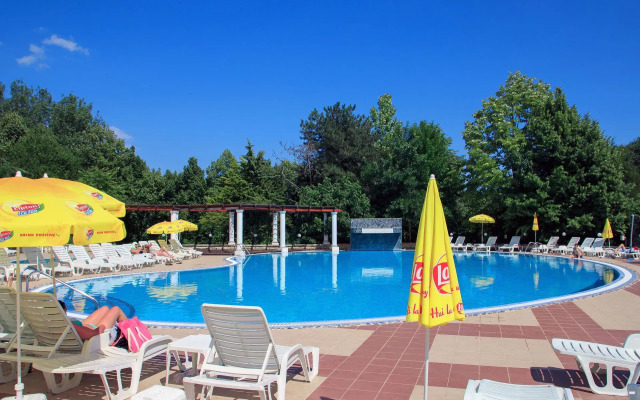 2D Resort & Spa