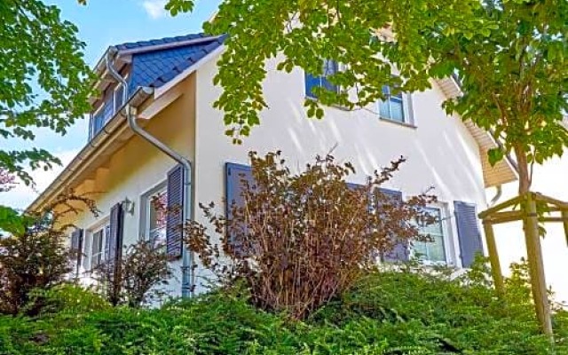 Ferienhaus Klünderberg in Binz - F670 mit Kamin, Terrasse, Strandkorb