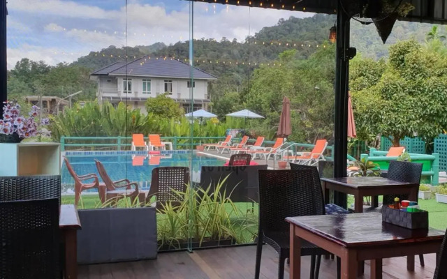 The royal bamboo lodge