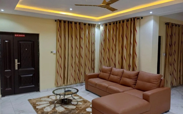 Spacious & Outstanding 3-bed Furnished Apartment