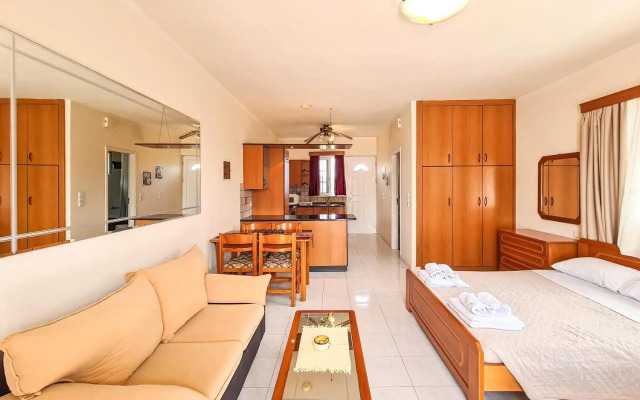 Colonial Studio/Apartment