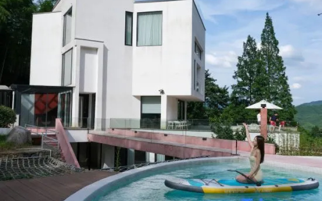 Anji Hong · Waterfall Rappelling · Cliff Pool Resort Homestay – Pool – Huzhou