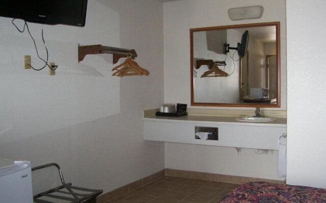 1st Interstate Inn - Alliance