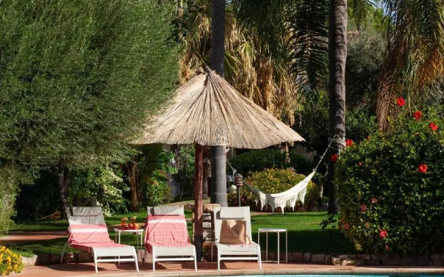 Nora Club Hotel
