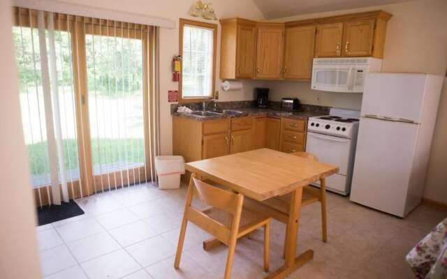 M-22 Inn Suttons Bay