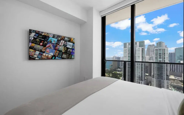 Luxury Studio with City & Bay Views