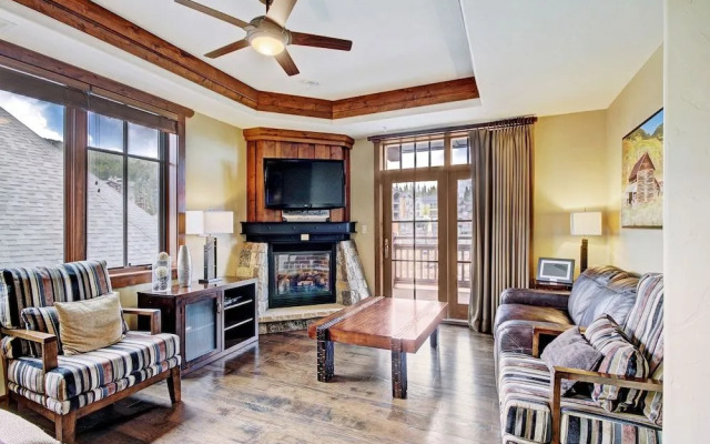 One Ski Hill Place S8325