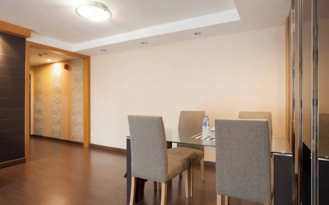 5A - 2 Bedroom Downtown Apartment With Shared Pool