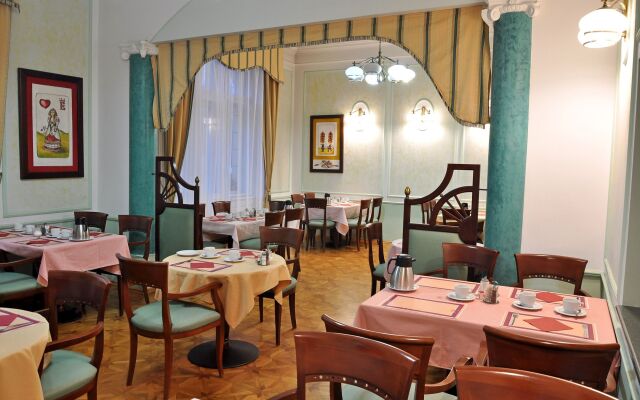 Hotel Ester