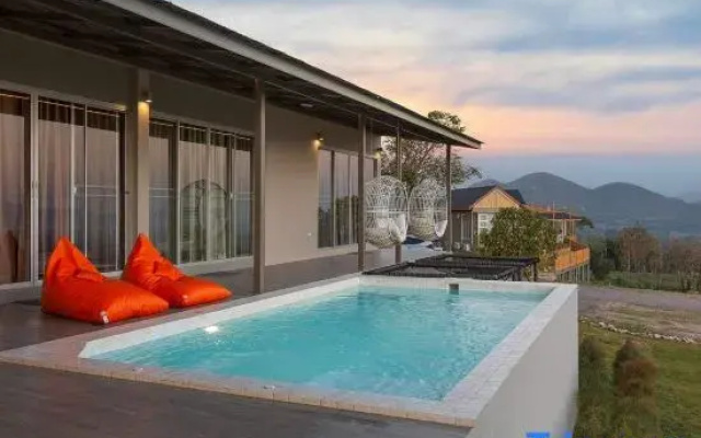 Mine Hills Pool Villa Camping