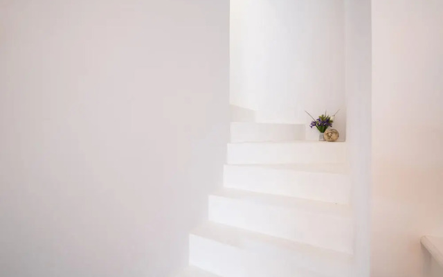 Classic Belgravia Home by Victoria Station by Underthedoormat