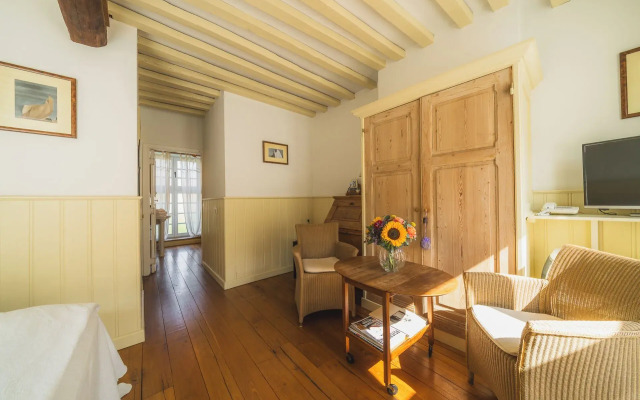 Number 11 Exclusive Guesthouse