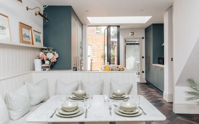 The Emerald - Central Henley 2 Bedroom House