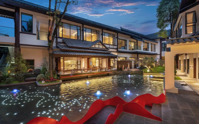 TELLUS. Qingchengshan Hot Spring Hotel
