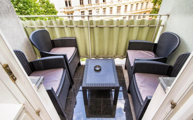 Lovley central Vienna apartment with balcony