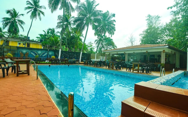 Fabhotel Grand Royal Palms
