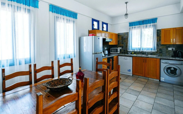 Azzurro Holiday Villas Peyia