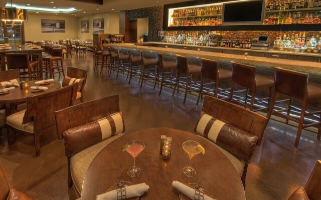 Juniper Hotel Cupertino, Curio Collection by Hilton