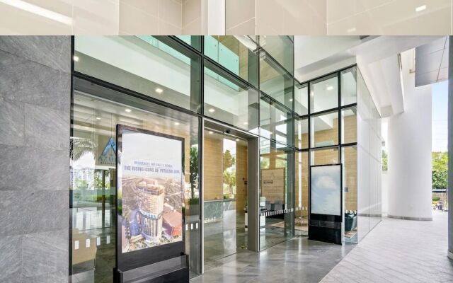 Deluxe2 Paradigm Mall