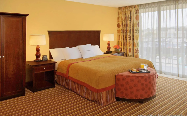 Aksarben Suites, A Trademark Collection Hotel