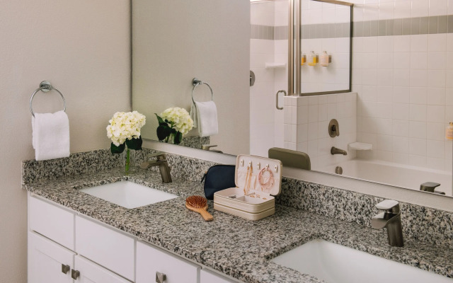 Sonder by Marriott Bonvoy Vista Cay Apartments