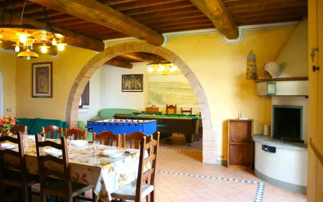 Stunning private villa with private pool, WIFI, TV, pets allowed and parking, close to Montepulc