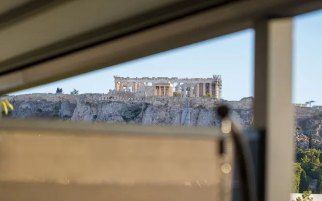 Raise Acropolis View Suites