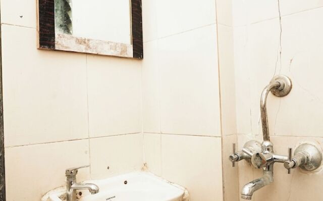 Hotel Della Comfort near Ambreshwar Shiv Mandir, Ambernath