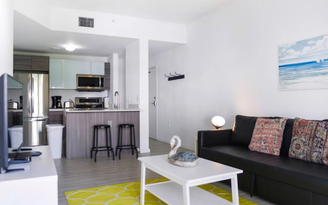 Wynwood 1BR Condo w Free Parking