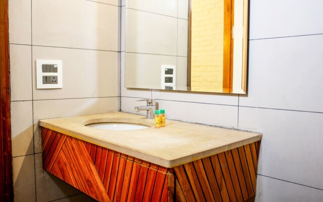 FabHotel Infinity Nest Sushant Lok