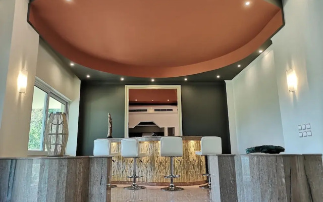 Louis Luxury Villa