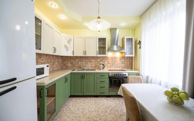 Пять Звезд на Ленина 83А