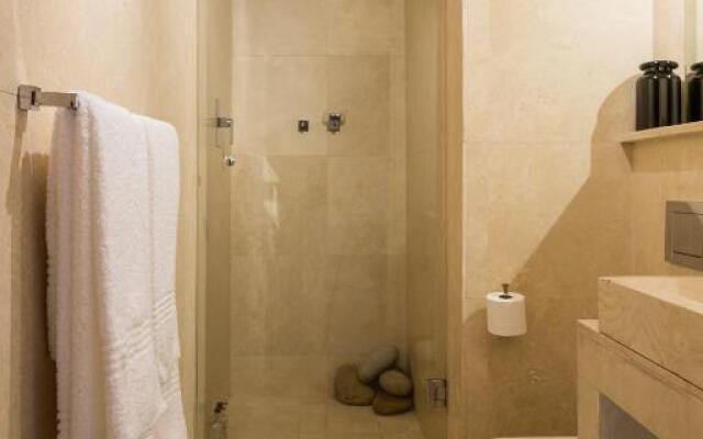 Central Cape Town, Stylish Home, with Private Courtyard