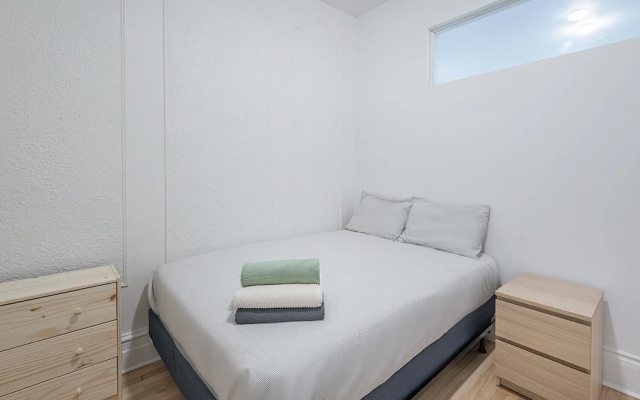 5221 St Urbain