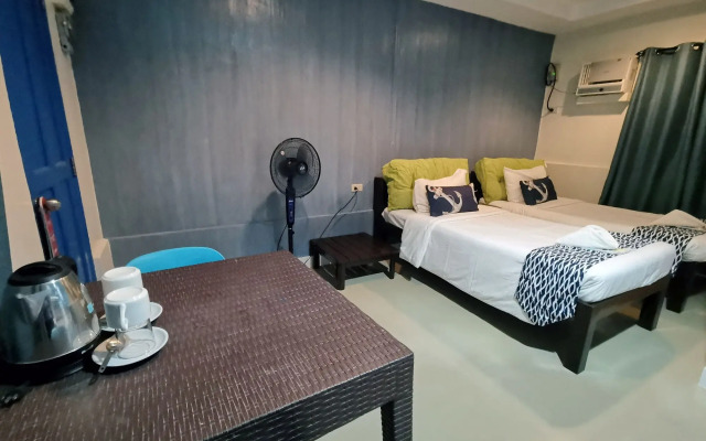 Pescadores Seaview Suites Moalboal