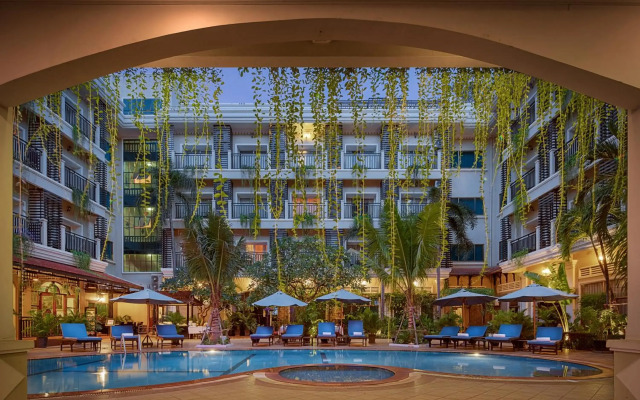 Angkor Holiday Hotel