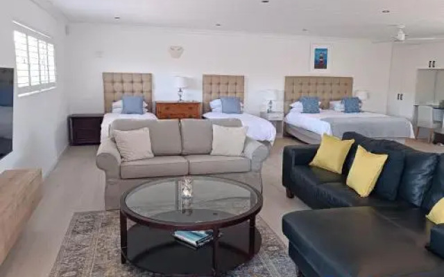 Paradise Corner Studio