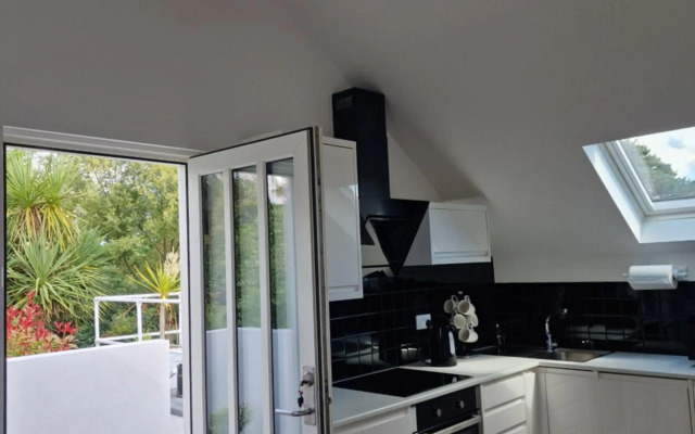 Blue Hills Luxury Coastal Apartment