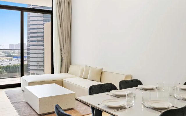 Stunning Modern 3BR Apartment in JVC