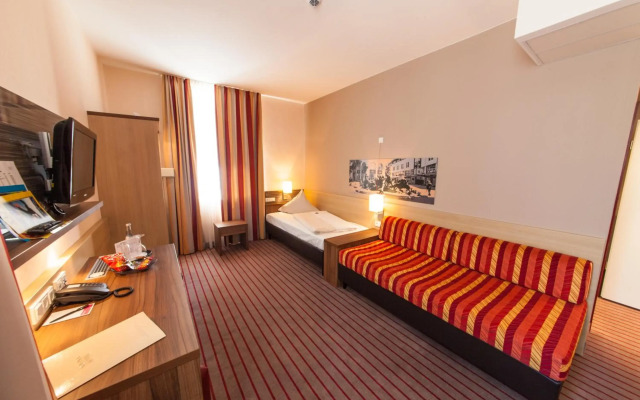 NOVINA HOTEL Tillypark