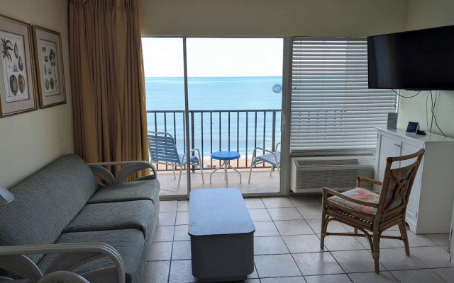 Traders Inn Beach Club