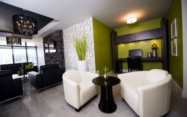 V Hotel & Suites