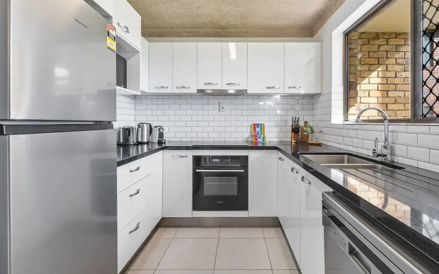 3-bed Waterfront Apartment With Private Patio