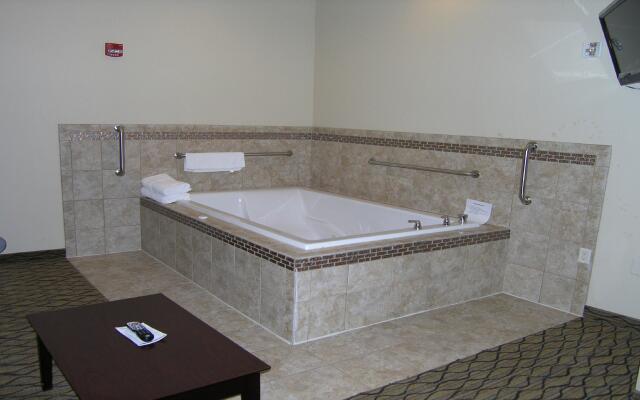 Holiday Inn Express & Suites Belle Vernon by IHG