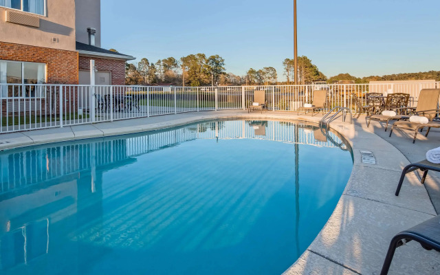 Best Western Dothan Inn & Suites