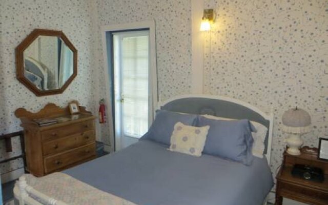 Victorian Garden Inn