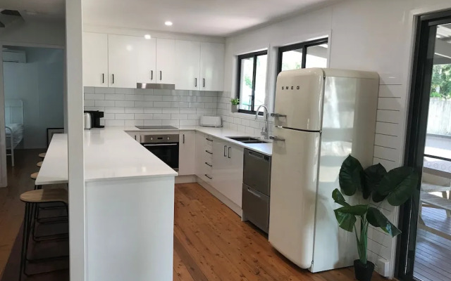Coastal Cottage - Cannonvale
