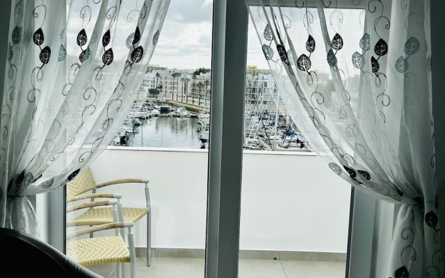 Studio apt With Spectacular Views of Lagos Marina